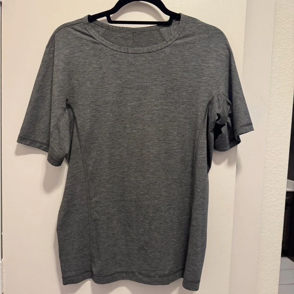 Lululemon Men’s Small Metal Vent Tech Gray Short Sleeve Top